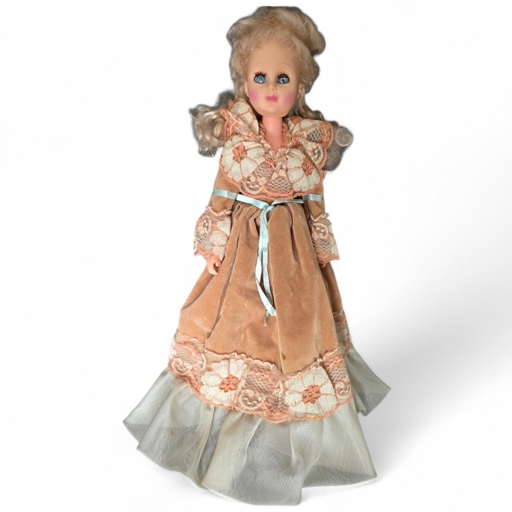 Vintage Uneeda Doll Co Blonde Fashion Doll Lace Victorian Dress Blue Eyes 17"